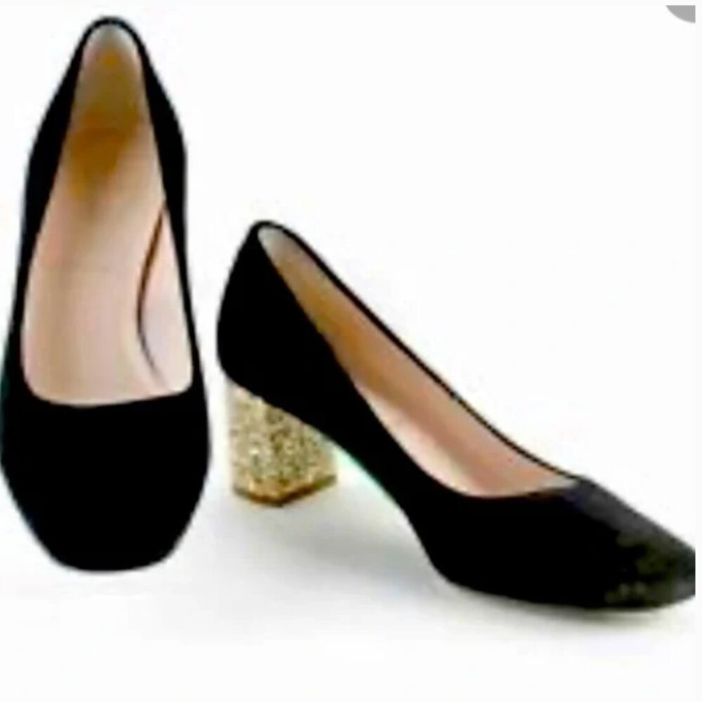 FS/NY gold  heel black velvet pumps.